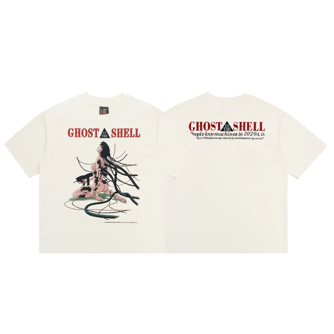 Beautifully trendy Saint Michael Ghost in the Shell anime character print, retro Vintage loose round neck, pure cotton short sleeves, digital white ink direct injection, breathable fabric, three-dimensional and clear pattern. Fabric: Double yarn 240g Style number: S805 Size: S-M-L-XL Color: Off-white Price: P110